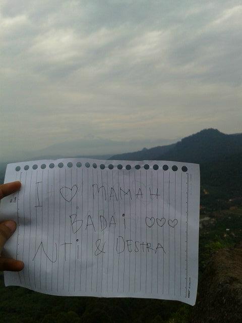 defdefi75's tweet photo. Thankyouuu Munara ♥. aey,shin,ter,puak,mak #Lafyuu Negeriku http://t.co/qMAkWrm0vJ