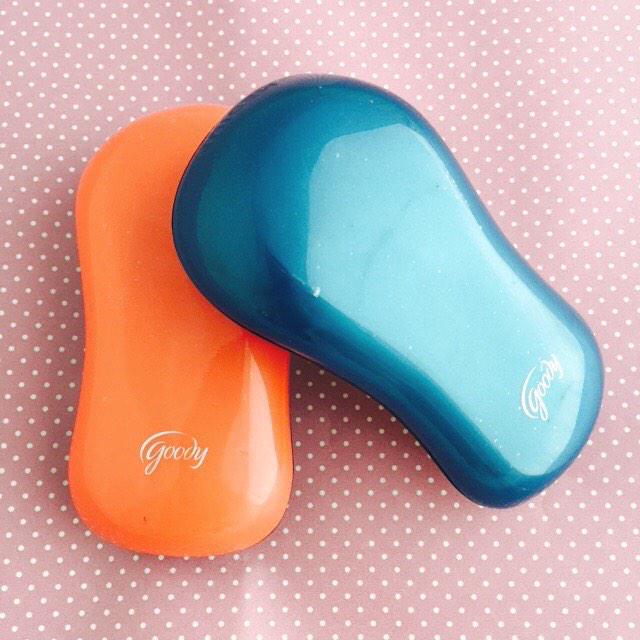 GoodyPH's tweet photo. We cannot wait for the summer. These TangleFix brushes will surely be part of our beach bags! βοΈ #TangleFix http://t.co/TFBoxWD4tL