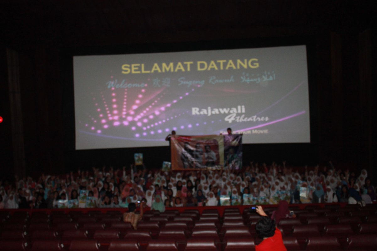 DjBankong's tweet photo. Nobar #CJRTM2 @COmateCilacap @Comatekebumen_ @comate_Pwt http://t.co/vgXq8q5lWs