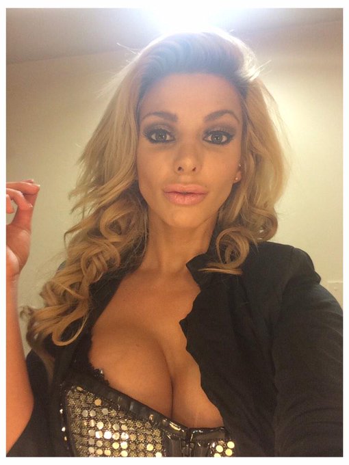#FriskyFriday let s get glamourish for the weekend !  Sparkle sparkle 🌟 @PlayboyPlus @Playboy_NL @Playboy<a href="/tag/friskyfriday"class="tags">#FriskyFriday</a>