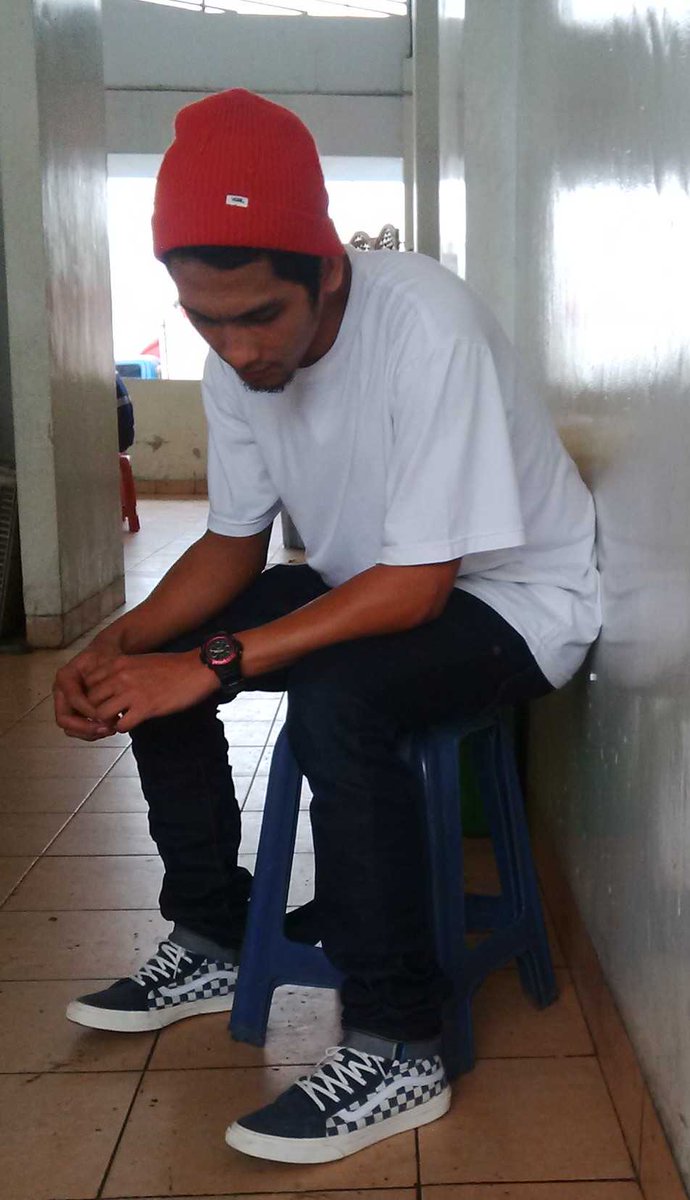 Thanks <a href="/30XJEANS/">iG : @30xjeans.Co</a> @VANS_66 #shoes #beanie #gshock for friday.