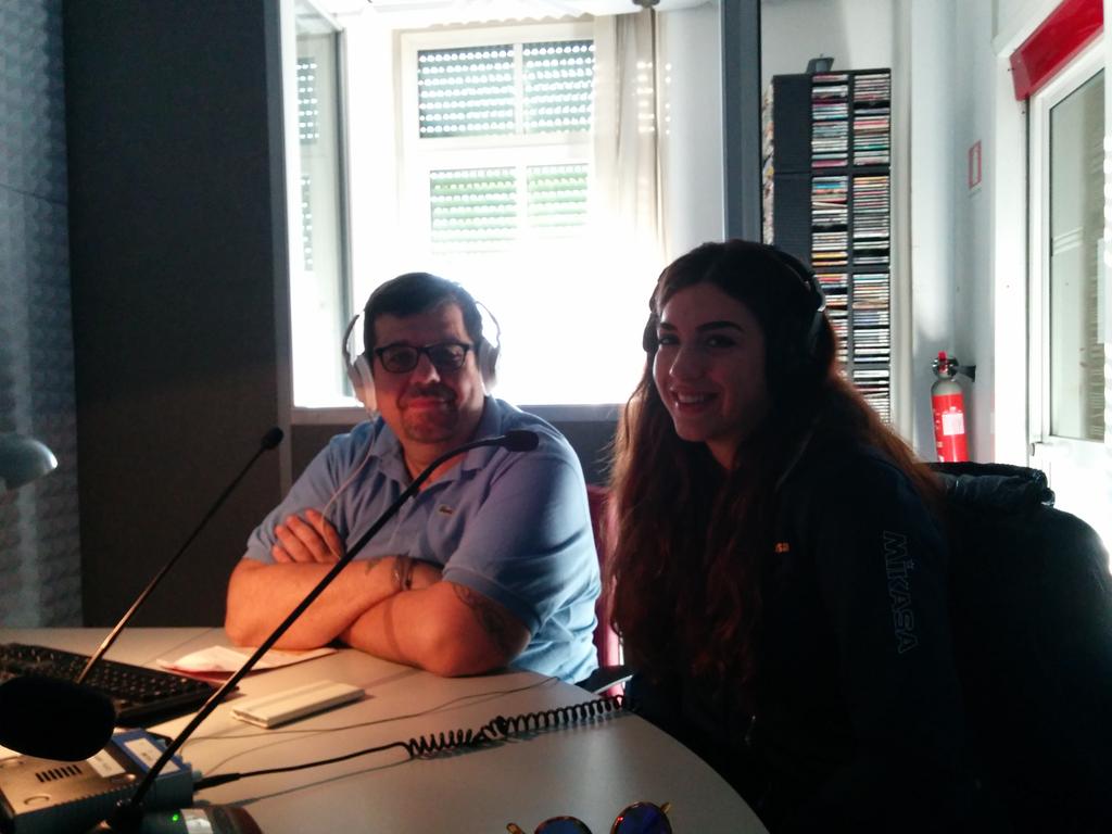 TrentinoRosa's tweet photo. @soniacandi ospite di Gabriele Biancardi e Laura Paolazzi a @radiodolomiti #ForzaDelta http://t.co/M13UPyLNUh