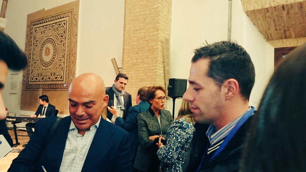 carajito80's tweet photo. Con @SarasolaKike en #Inturtech2015 en @CordobaESP La economia colaborativa esta aqui y ha venido para quedarse. http://t.co/9aFYTlTkRB