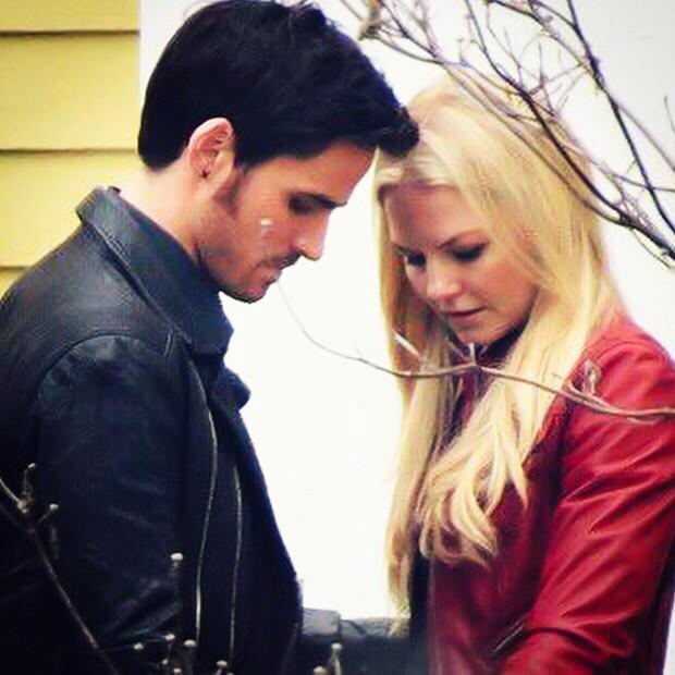 OUATcompetition's tweet photo. What got you more excited? #OnceUponATime 

RT f #CaptainSwan being a happy, in love couple
Fav f #SwanQueen roadtrip http://t.co/QH2V6I8l93