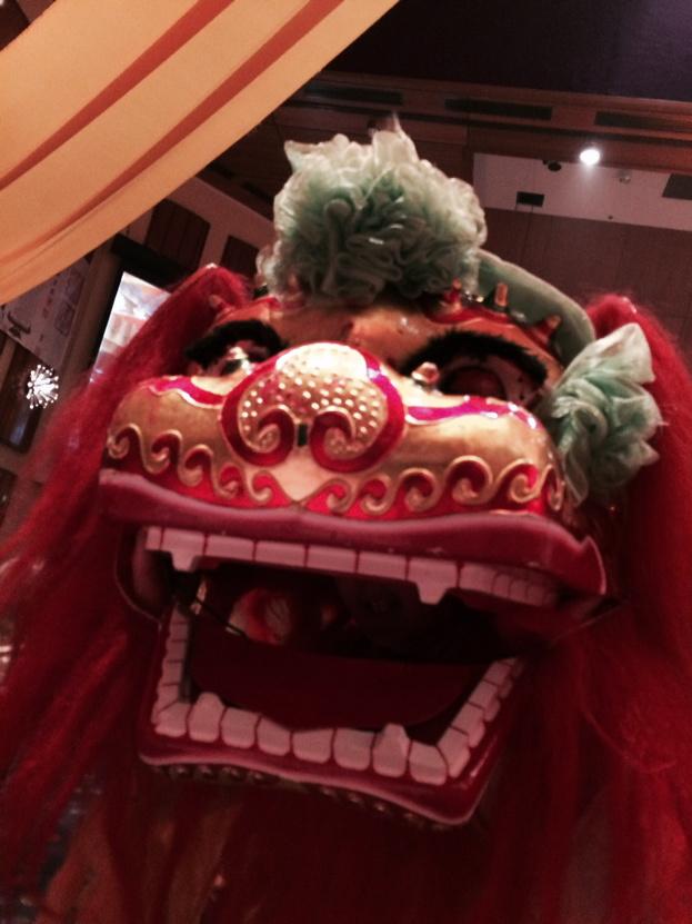Macka57's tweet photo. Lion Dance . Chinese New Year Dinner. #wrestpoint #masterwang #hobart http://t.co/bo4iiiUAmG