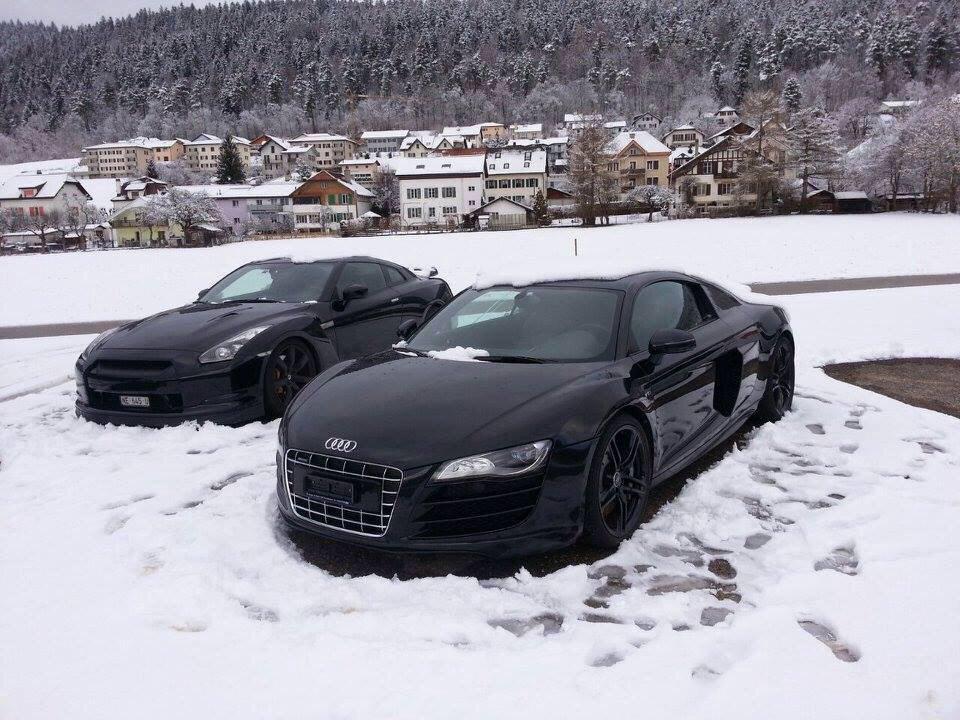 PosBadAudi's tweet image. Audi R8 And Nissan GTR Blacked out ⚫️👏