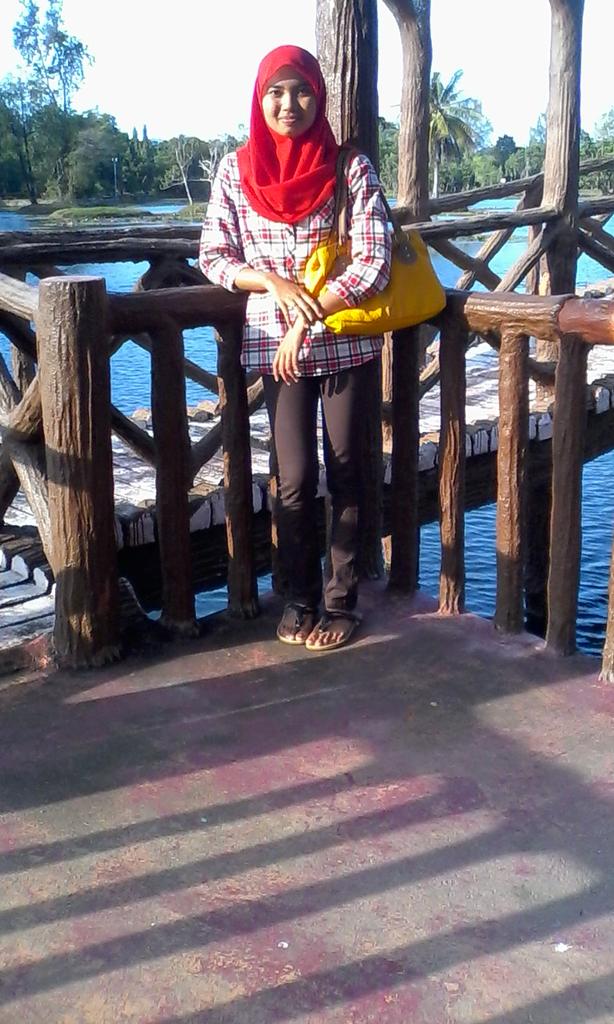 fatenr43's tweet photo. @Tasik Melati With Friend..
#Ptg Td Pnya Cita http://t.co/zAvTfb72WB