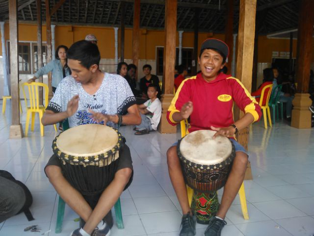 Nemu foto iki sam :D <a href="/AyamAlasReggae/">Ayam Alas</a> <a href="/KertaSKAdoSKA/">KertaSKAdo Indonesia</a>