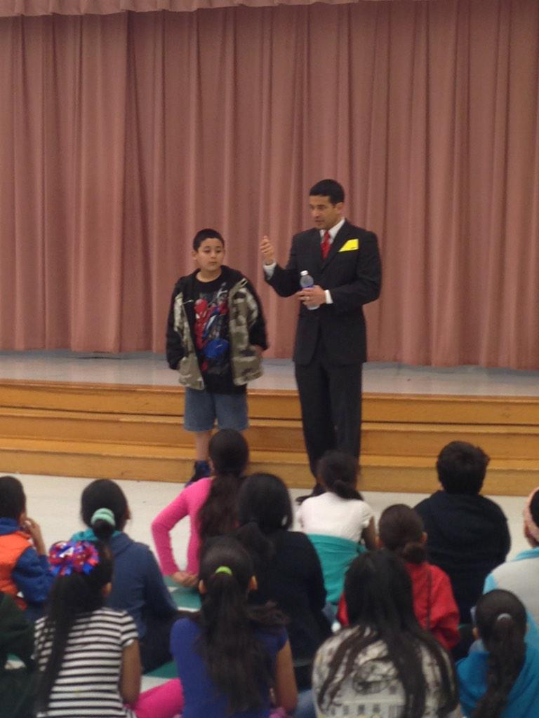 nico4da's tweet photo. At the Rayburn Elementary School Career Day. http://t.co/itwsfSB7p6