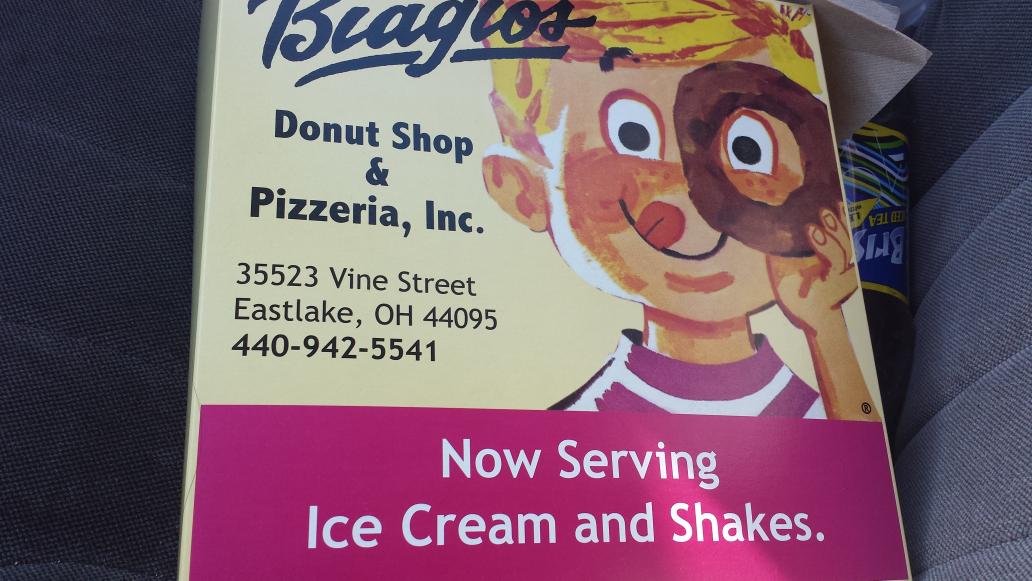 justavictim1182's tweet image. I could eat then all but I suppose my wife and kids want some. #MarriedGuyProblems #GetYourOwnFuckers