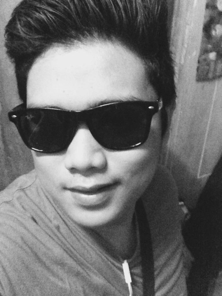 jeronemahan's tweet photo. Still in to you ~~~~~~ http://t.co/FMuYb0eq4J