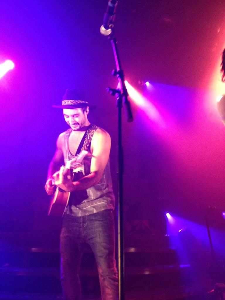 morgane57520's tweet photo. Juste merci pour hier soir @FloDeLavega @JeremyFrerot et vos musiciens tout était parfait ❤️ http://t.co/mC2wSOEihx