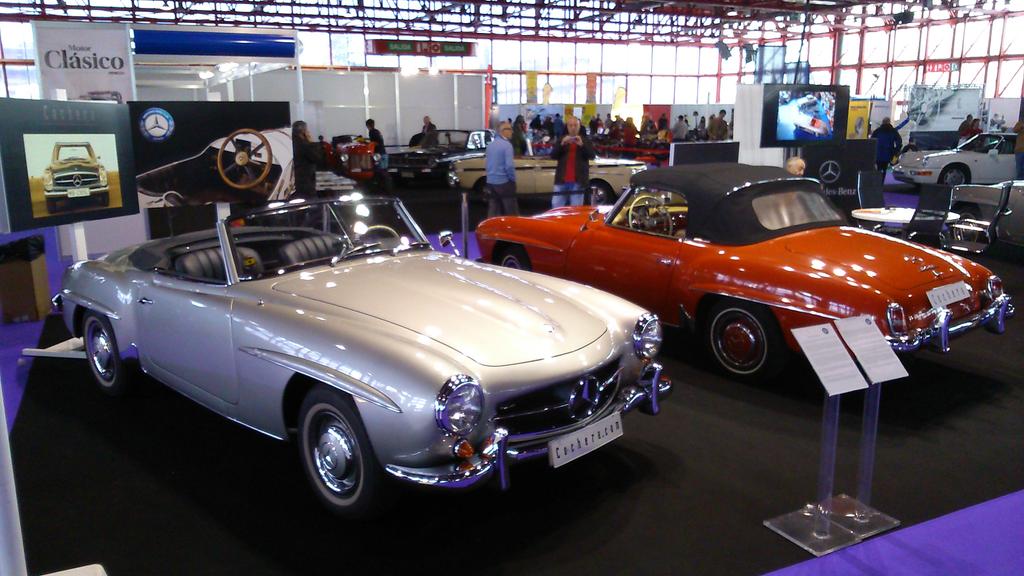 classicautomad's tweet photo. RT @RetroCarsSpain: Una pareja de elegantes #Mercedes 190 SL @MBenzEspana #ClassicAuto2015 @classicautomad http://t.co/FwKP8h246O