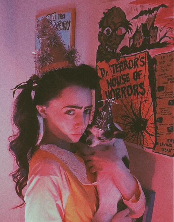 spukh's tweet image. So pretty Maddy
with the dog,
when she made mad in
indie rock.

You are so pretty
as part of pity,
@MaddyEllwanger 💖