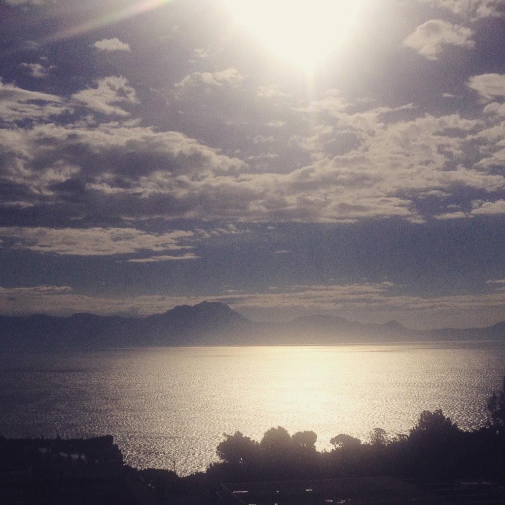 UCapolupo's tweet photo. mi mancavi mia bella #napoli I missed you my beautiful #naples #picoftheday #posillipo #capri #sun http://t.co/fcL4SqbeBZ