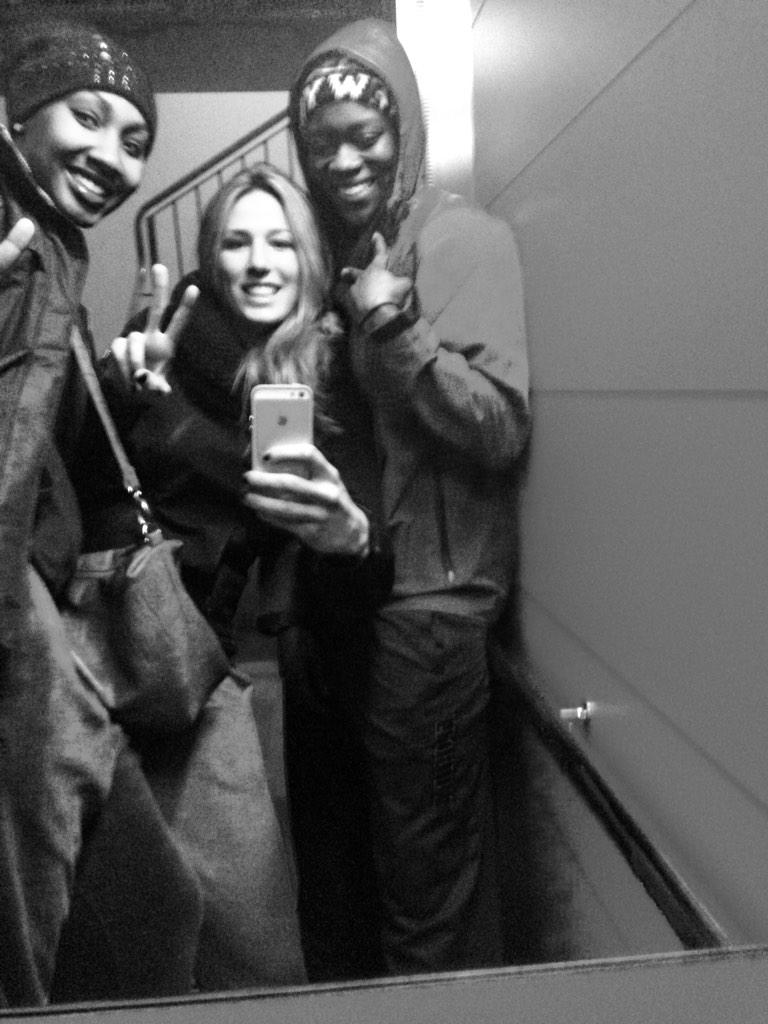 martatudanca's tweet photo. Good times with them!! #AlwaysLaughs http://t.co/rapWBCZAVw