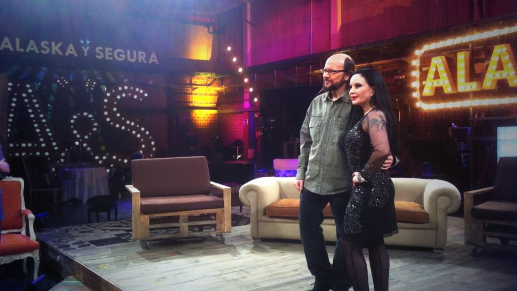 Estamos en la presentación de @AlaskaySegura que llega el lunes a <a href="/La1_tve/">La 1</a> , ¿os gusta la nueva pareja?