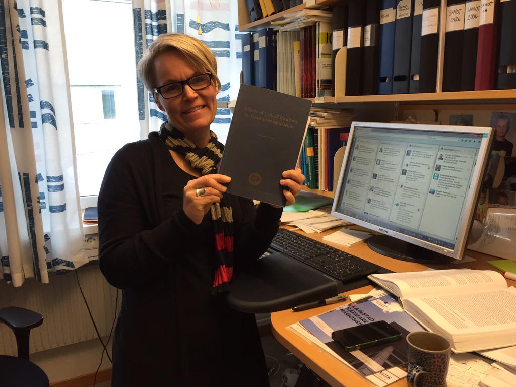 NinaLofberg's tweet photo. Lecturers @CTFse excited about ongoing tweetchat! #uce151 http://t.co/KibIEPwzZW if you want to join! http://t.co/mNkK3FjVtL