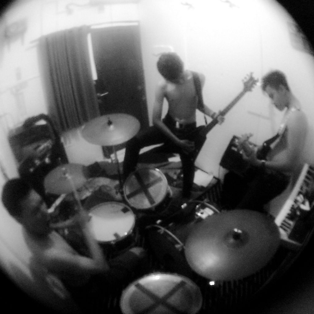 alvarezdalasNW's tweet photo. YEAHHH.... METAL,ONLY http://t.co/VnAjEQiq0r