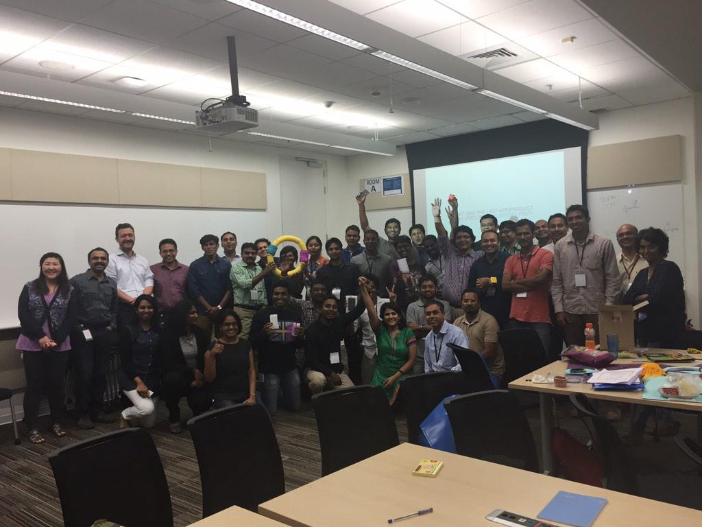 rapparna's tweet image. Design Awesome event with @deepabachu and @Kaasgaard! So much fun with prototyping! #DesignAwesome #IntuitLife