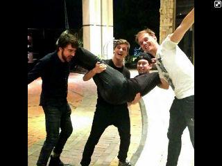 Priya_Naidoo93's tweet photo. My Favourite People <3 http://t.co/BkSt6jHkZc