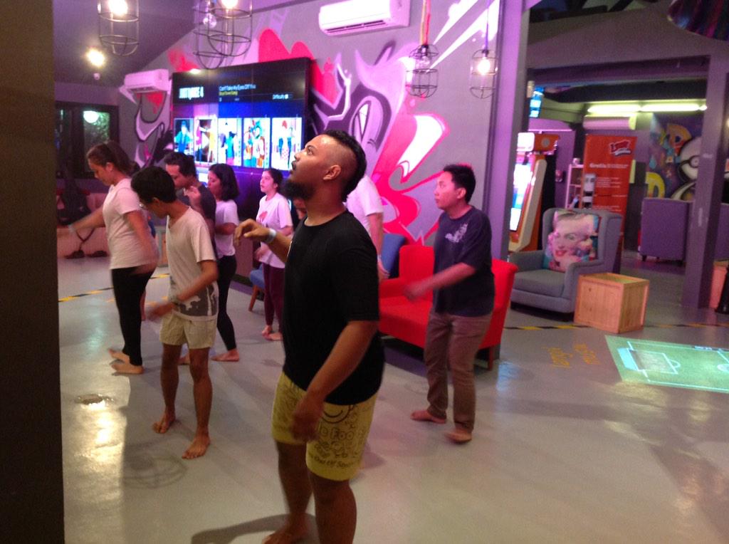 <a href="/kelompok_pojok/">Kelompok Pojok</a> lagi latihan theater nih #loopstationJkt yuk ajak komunitasmu gabung bareng kita :)