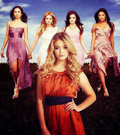 TaylorsNewsFeed's tweet image. RETWEET if you love pretty little liars ignore if you don't #PLL