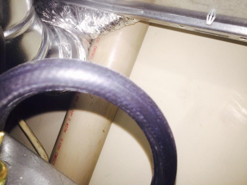 ultracleanair1's tweet image. Crushed Dryer Hose in brand new Dryer!
#Badinstall #DryerFire #Ultracleanair