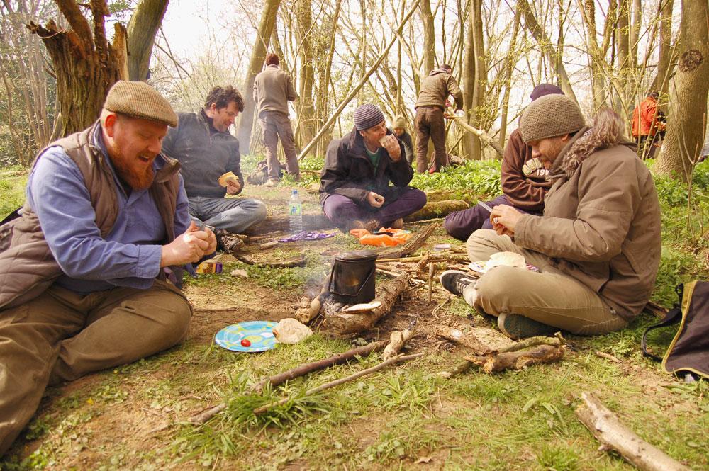 Ray_Mears's tweet photo. The latest Woodlore mailshot has just been sent - further clothing offers and courses discount:http://t.co/f885wEuHns http://t.co/eShAQ8Xr8E