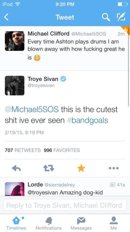 5sosworldalerts's tweet image. TROYE #bandgoals 😂😂 || @Michael5SOSPH