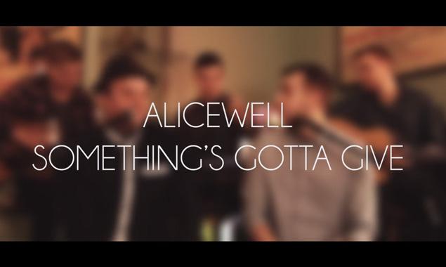 This @alicewellband lot have covered <a href="/AllTimeLow/">All Time Low</a>'s 'Something's Gotta Give'. It's gorgeous: rcksnd.tv/17zgWFd