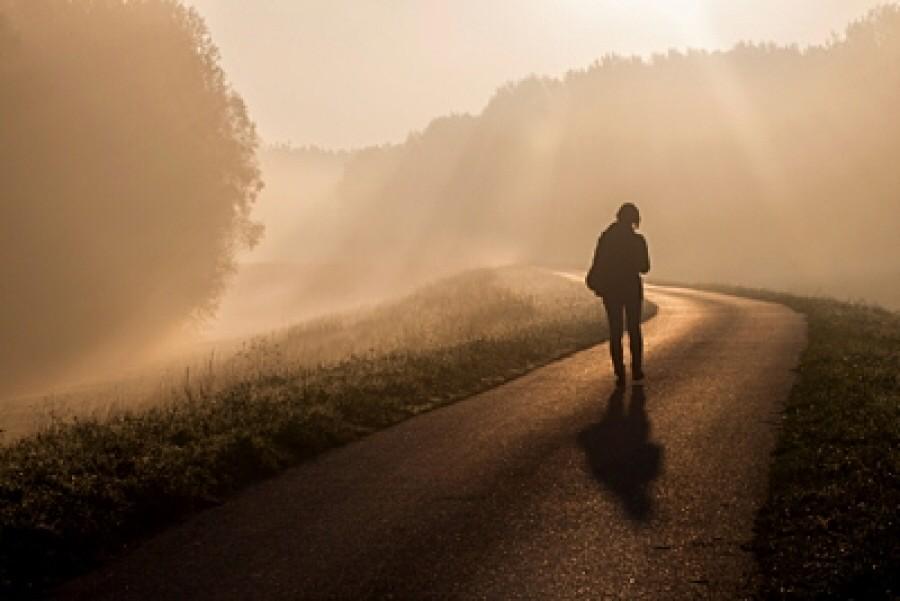 Одиночество в любви. Мужское одиночество. Alone alone alone how long. Одиночество силуэт. Alone time.