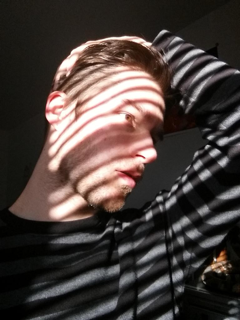 remintxxx's tweet photo. #blinds #model #gayboy #gayphilly #gayporn some #randomactsofmodeling like @tyrabanks taught me 🙈🙉🙊👀🌞 http://t.co/AlQQOt4j3k