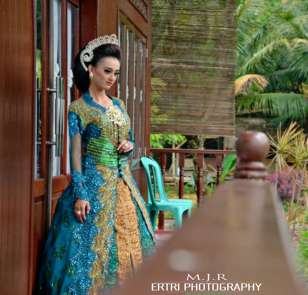 PutriSelmaEM tweet media