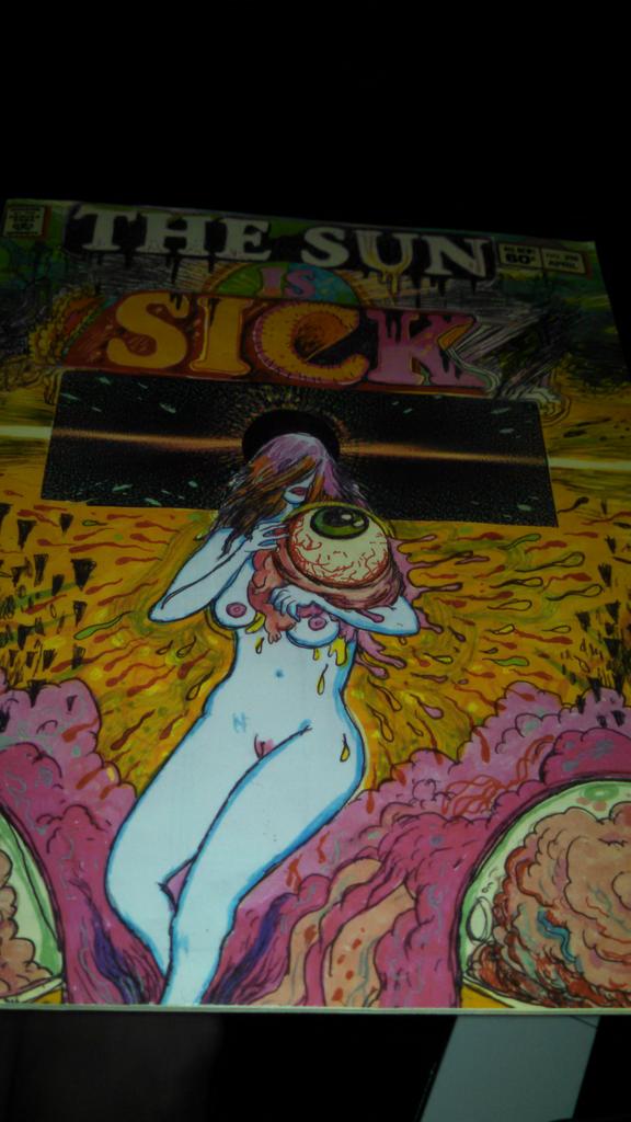 vaellella's tweet photo. Best comic I own. #flaminglips #waynecoyne #thesun #issick http://t.co/EDtsyhX4TE