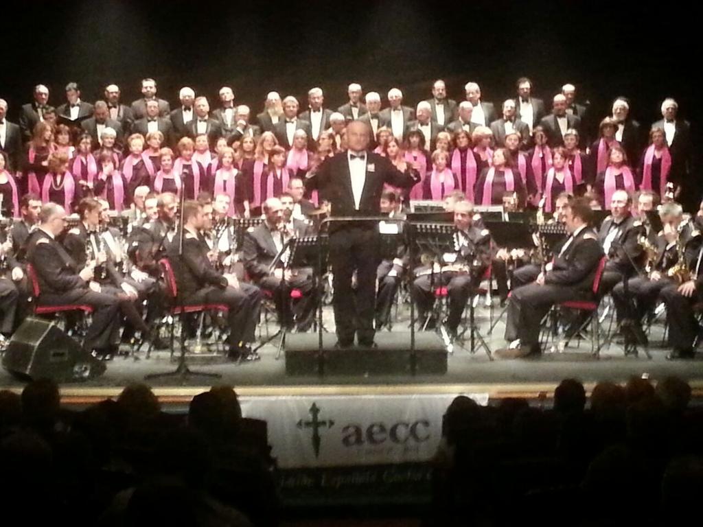EjercitoAire's tweet photo. La Unidad de Música del #ACARGetafe colabora con la @aecc_es #MúsicaSolidaria http://t.co/Jo9WqWLITr