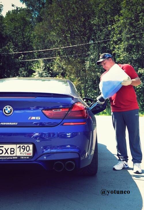 yotuneo's tweet photo. Descripción gráfica de dar de comer aparte #BMW M6 http://t.co/YGCQTBXPtp