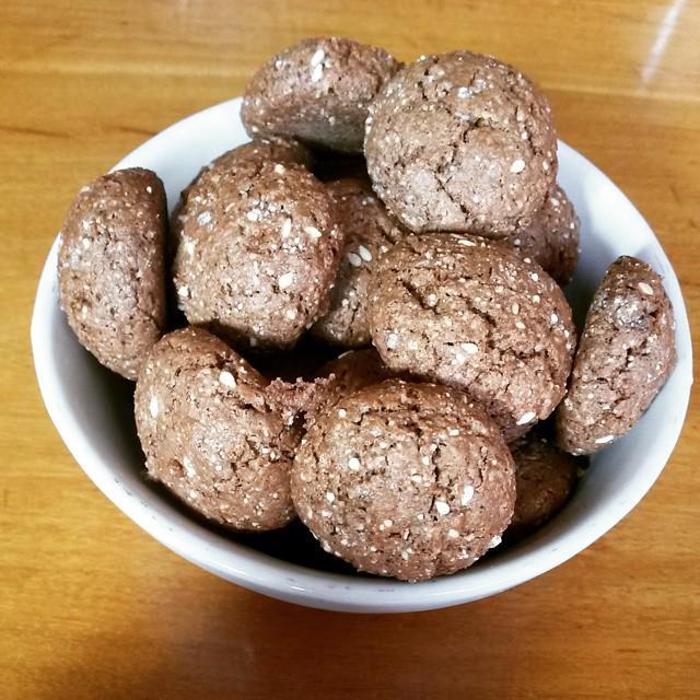 Djulye_'s tweet image. Biscoito de gergelim e cacau orgânico. 
Peça o seu pelo whatsapp 99221548 😉 #AmidoResistente #alimentaçãoFuncional …