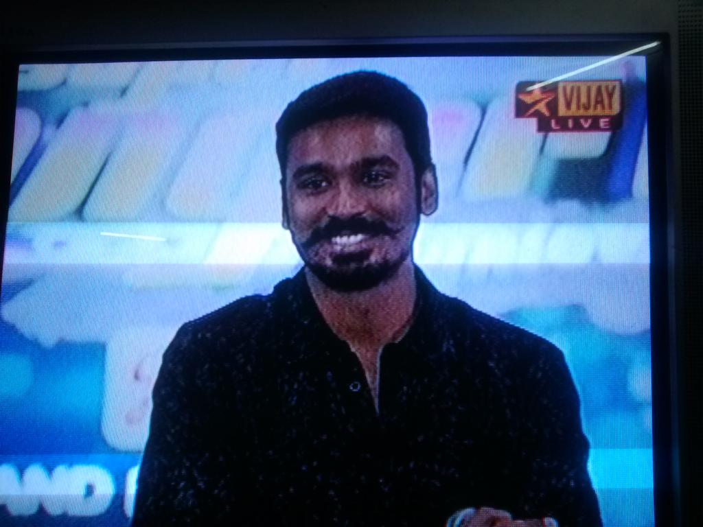 KishoreA_10's tweet photo. #Dangaa maare,,#Dhanush #ssj http://t.co/abuvp1zUzV