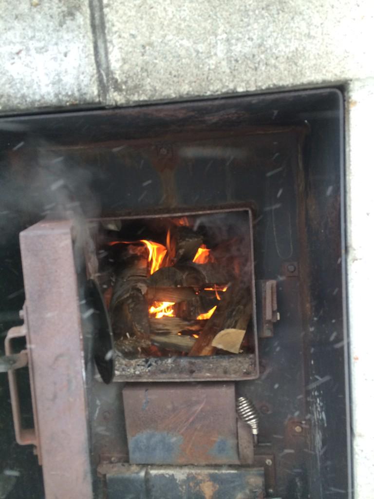 MrBeeeeeee's tweet photo. Firing up the sauna! (SOW-nahh)
@cvelec2015 http://t.co/NTowQe8X75
