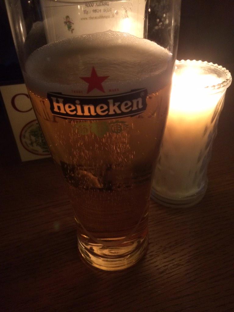 begivenheder's tweet photo. #Twaalbar #IrishHouse #Aalborg #SocialSammenvære #Hygge #Denmark  #Fredag #Nytorv #GratisVenner #Event #TwitterHjerne http://t.co/Lc64VzbJSi