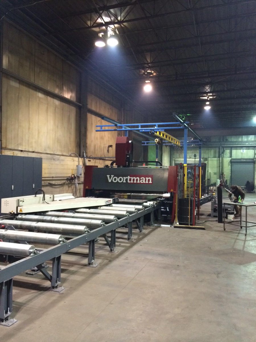 AlanReach9's tweet image. New @steel_machinery install in TN! Voortman V320 @VoortmanMark @TerryReach  #plateprocessing #Drill #HPR260