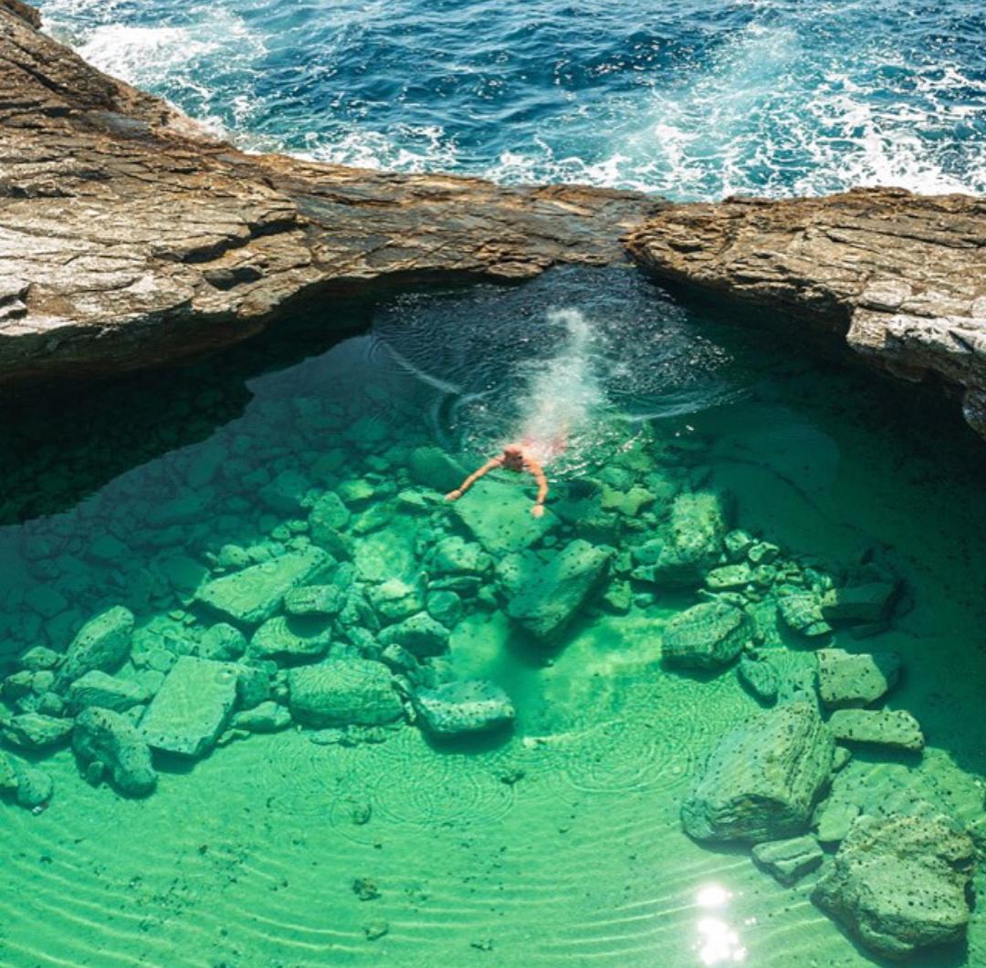 Laguna Giola en Grecia. Una piscina natural con la temperatura del agua perfecta. Una verdadera maravilla...