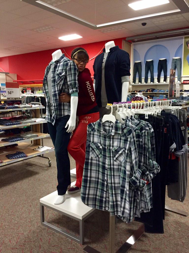 jaimeaust's tweet photo. T2136 mannequins = ✔ &amp; looking great! I love this team - what a great set! #workhardplayhard #awkwardfamilyphotos http://t.co/9kNmylpfa8