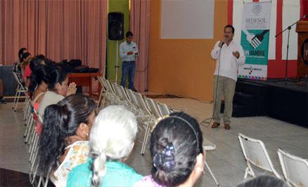 Asiste Vázquez a capacitación de los Comités de Contraloría Social de Liconsa | goo.gl/tRFfyp