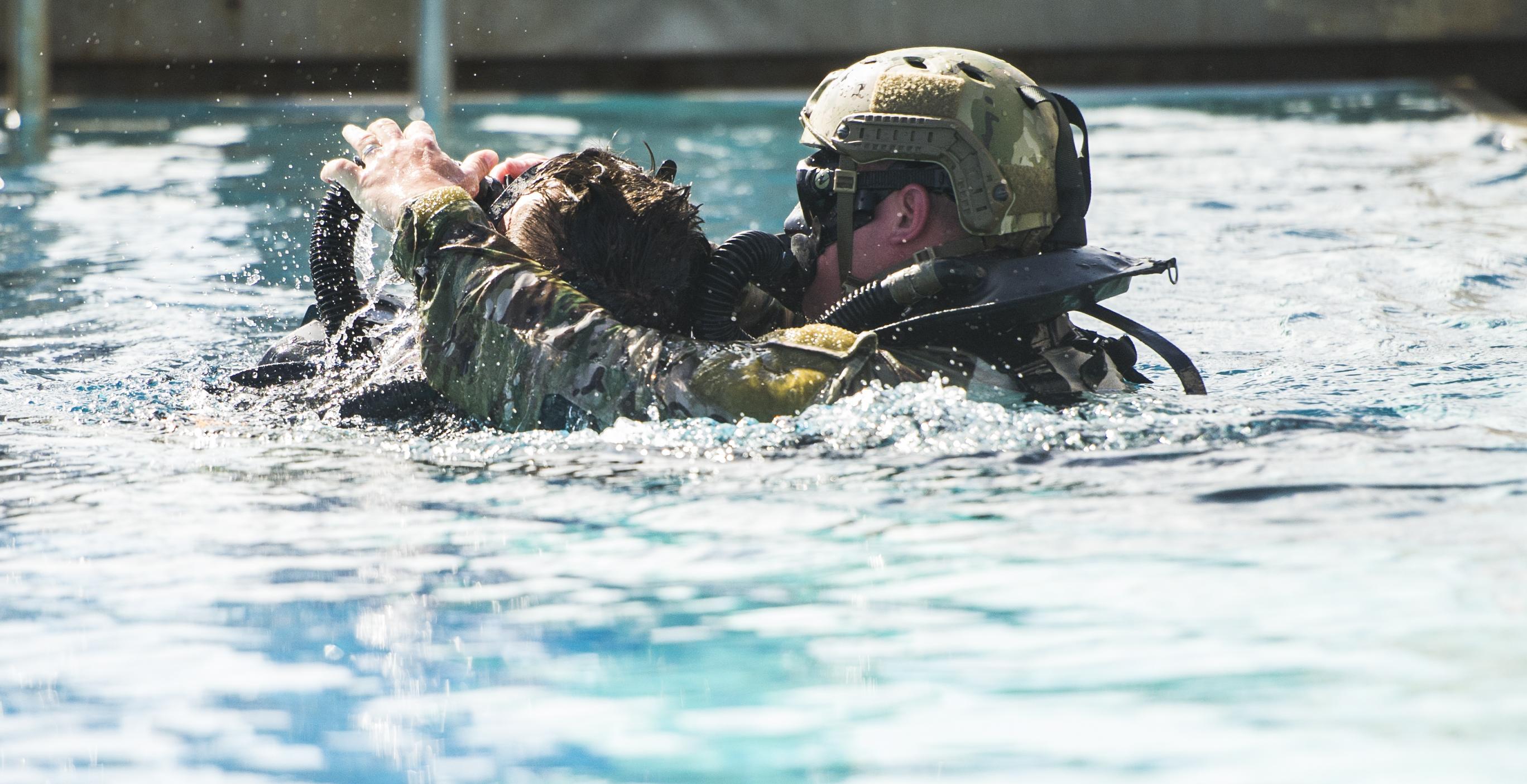U.S. Army on X: #USArmy Special Forces Underwater Operations