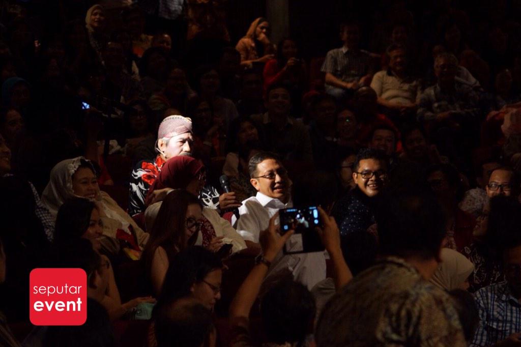 Kayak dg Nabi Khidir.. ;) "<a href="/SeputarEvent/">IG : SeputarEvent</a>: Mulai dr kisruh KPK POLRI, Presiden, DPR.. #LiveTweetSE <a href="/TeaterGandrik/">Teater Gandrik</a> "