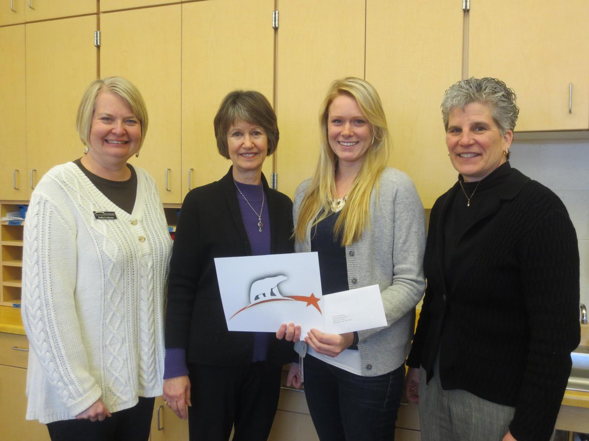 Here's Ms. Mulhausen getting her award!