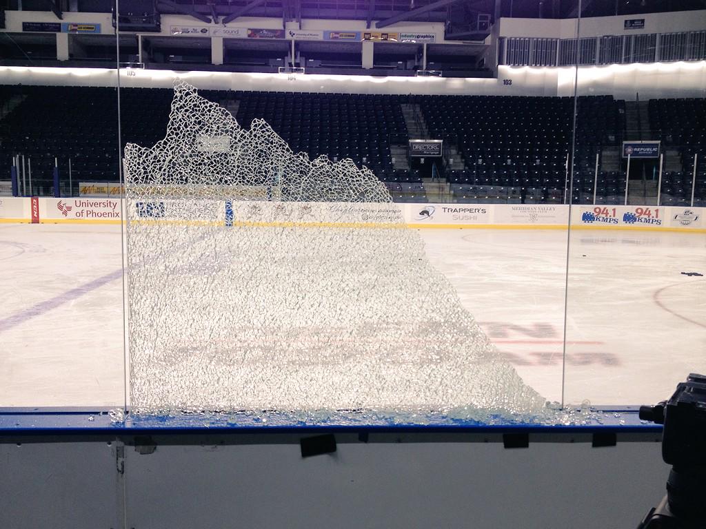 WHLHurricanes's tweet photo. He's only 15, but clearly our AP Ethan King can really shoot it! #ShatteredGlass #DontWannaBlockThatShot #YQL http://t.co/h04YAMmI7I