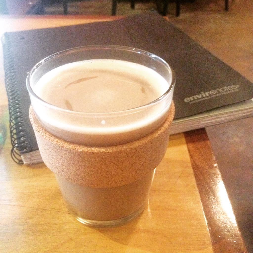 recyclingissexy's tweet photo. Lovin' this #zerowaste spicy chai tea @OzoCoffee in B-town! Xo @BhaktiChai @KeepCup #ZWchallenge is the hotness #RIS http://t.co/kcZszyFxae